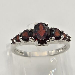 Vintage 3.5 Cwt Sterling Silver red  Garnet Ring SIZE 10